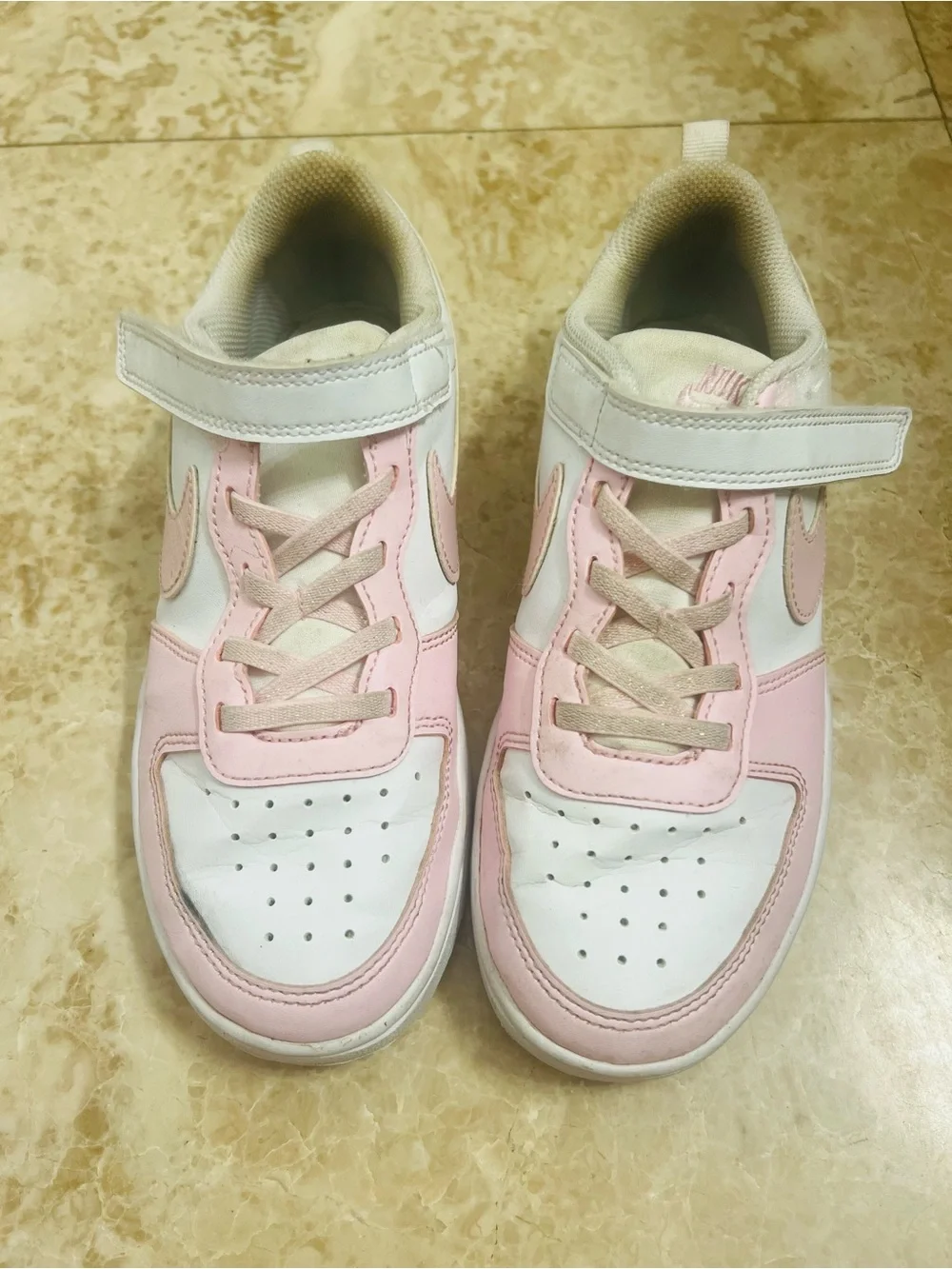 Nike Kids White and Pink Low-Top Sneakers